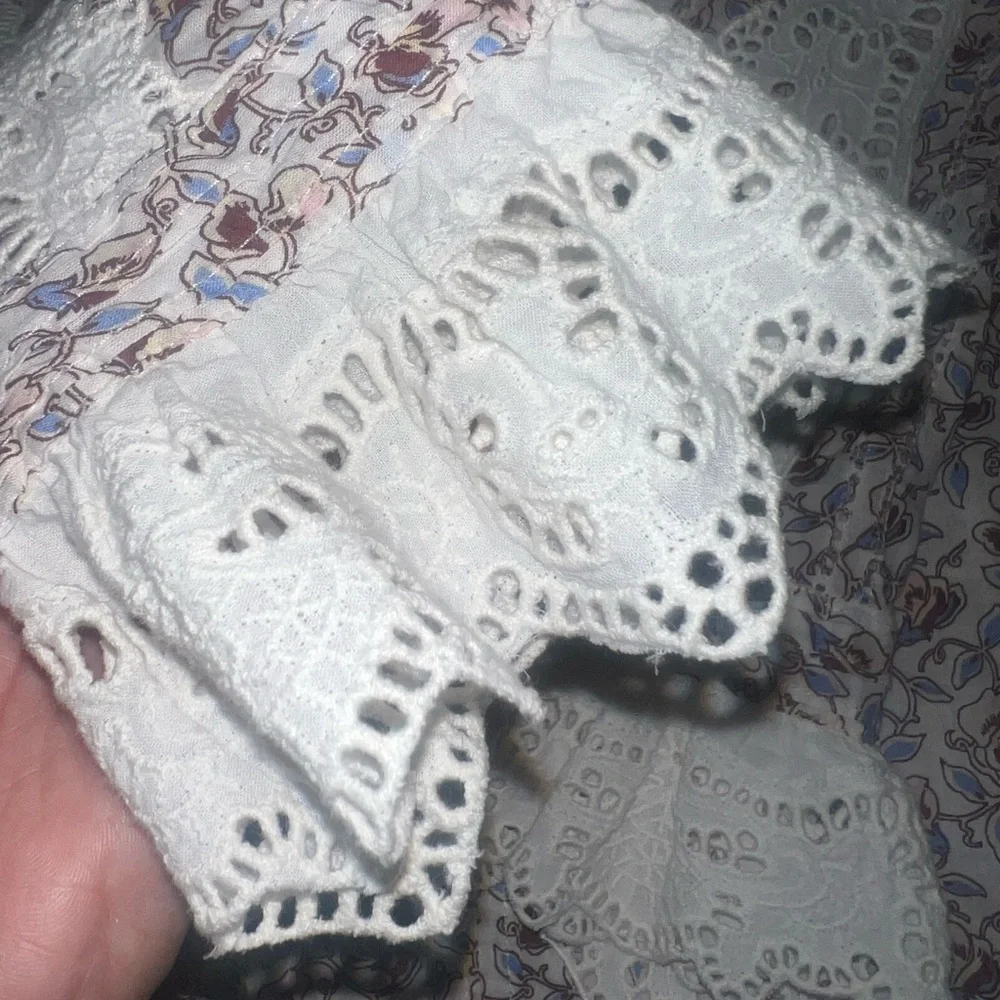 ME+EM Cotton Voile Sweet Pea Floral Printed Blouse White Crochet Trim US 10 NWOT - Picture 4 of 12
